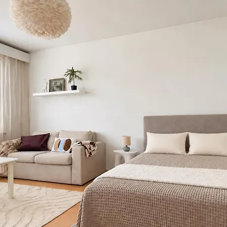 Center Gem - Excellent Location *